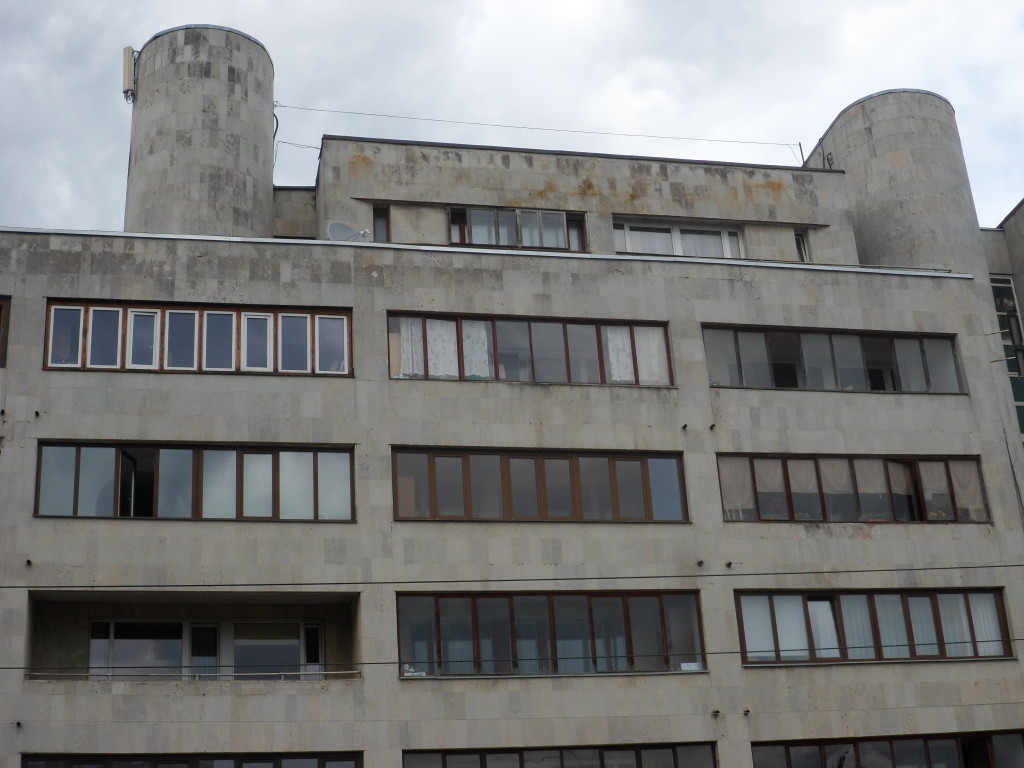 Soviet architecture in Tortu