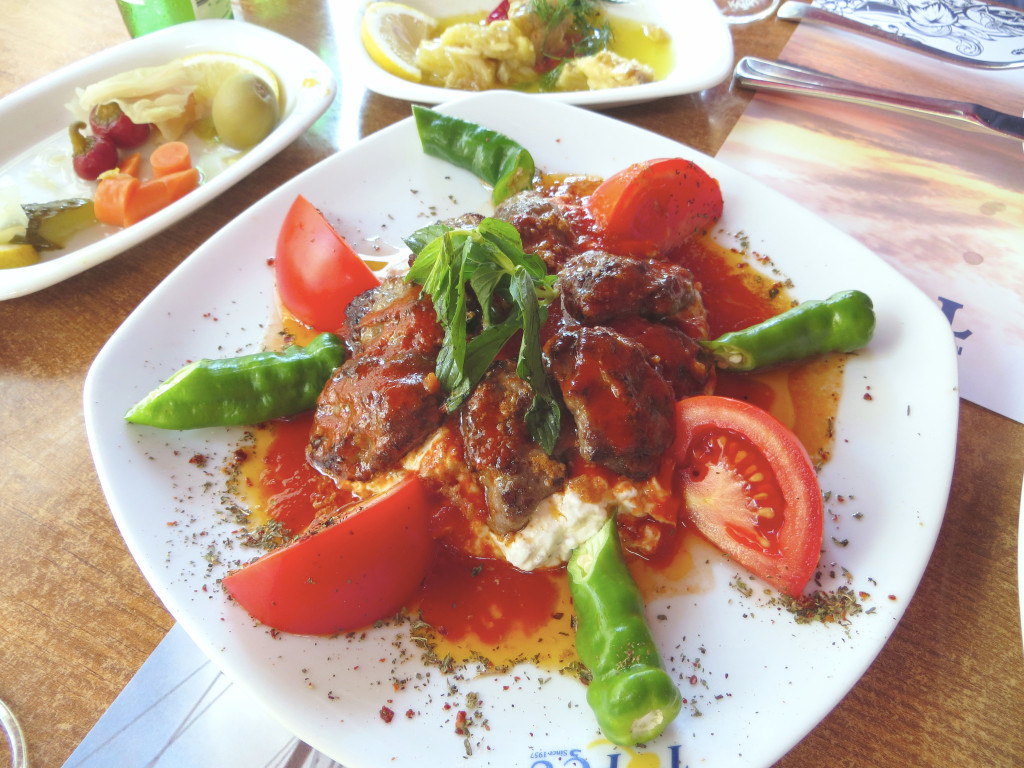This is what we loved about Izmir; there was some great food. This dish - grilled meatballs on an eggplant-yoghurt with tomatoes was fabulous. In fact, we had it for lunch all three days we were there!